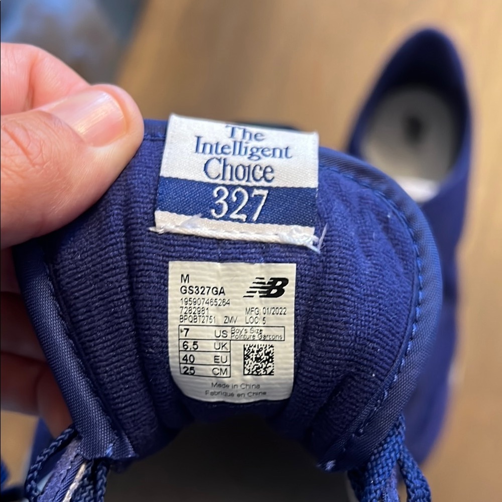 New Balance Navy Blue and White Men's Sneakers - Picture 7 of 7